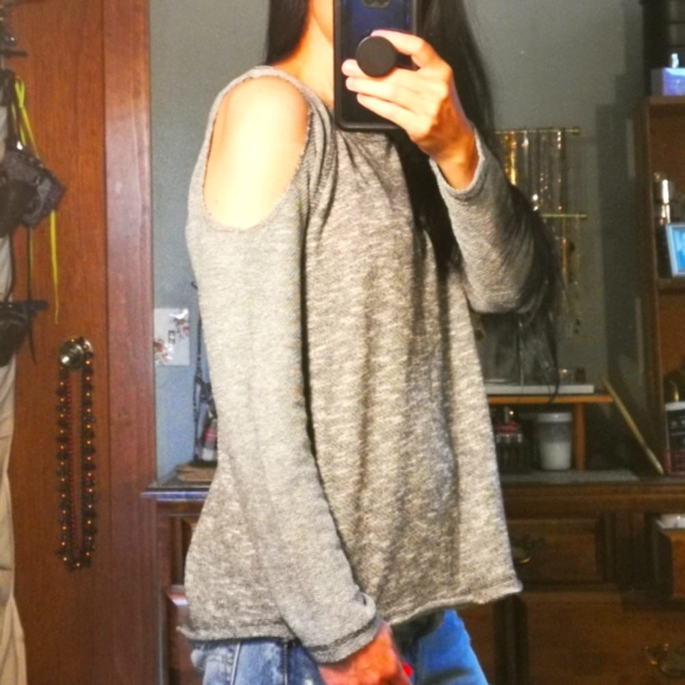 Mossimo Cold Shoulder Top!